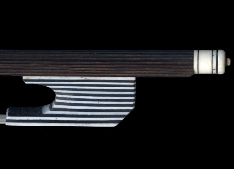 av16
